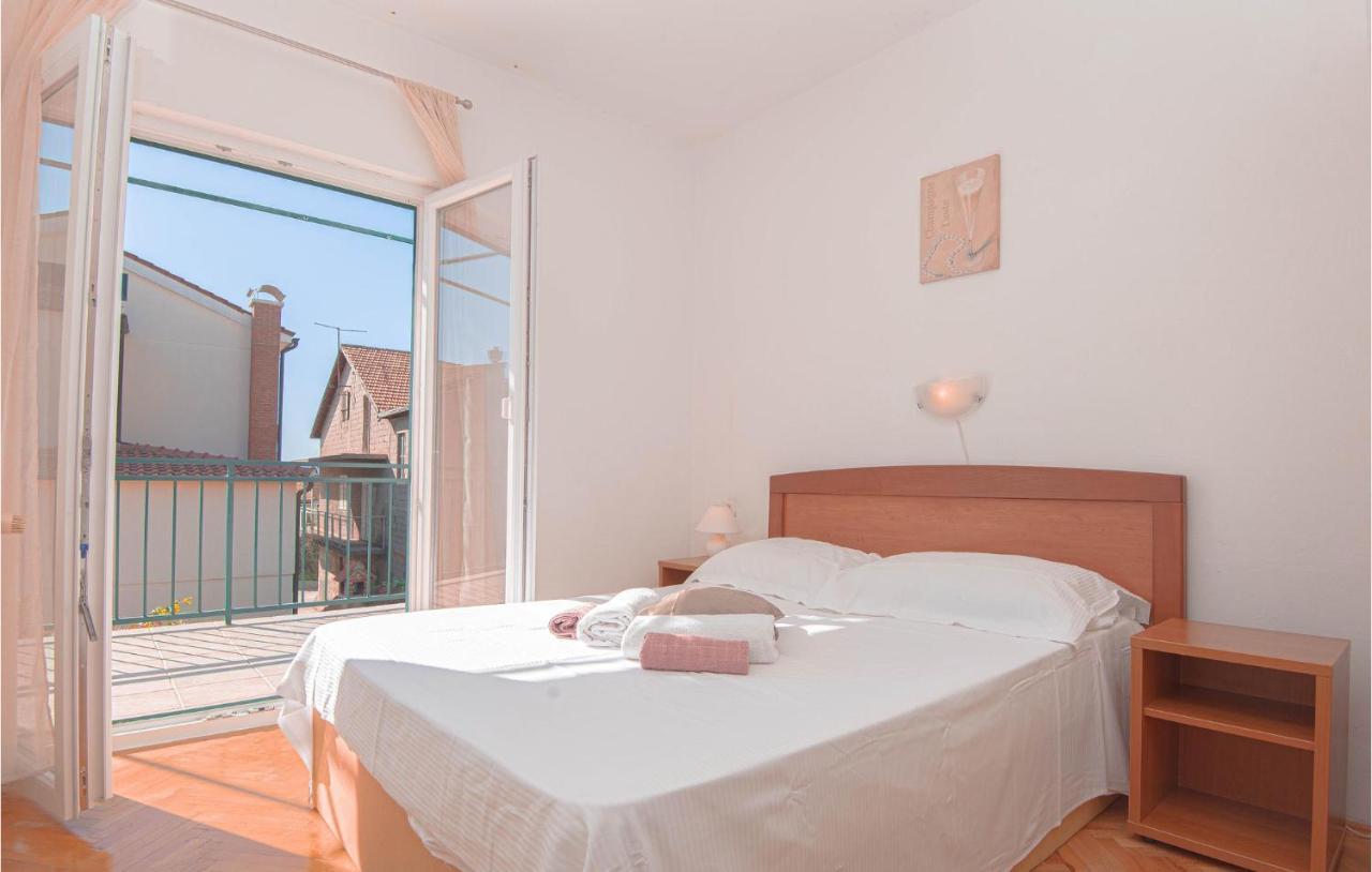 3 Bedroom Lovely Apartment In Brodarica Brodarica  Extérieur photo