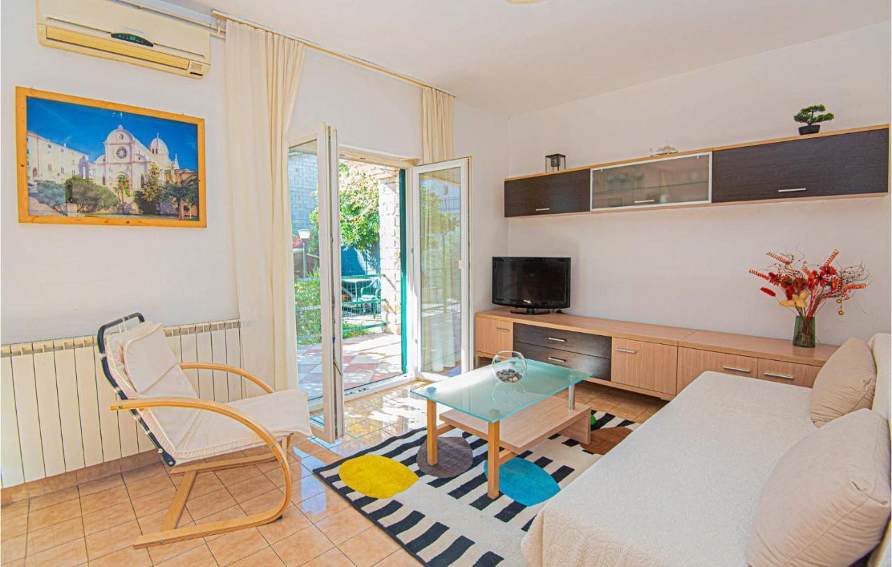 3 Bedroom Lovely Apartment In Brodarica Brodarica  Extérieur photo